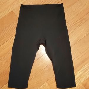 Ivy Park Black Capri Compression Leggings Medium